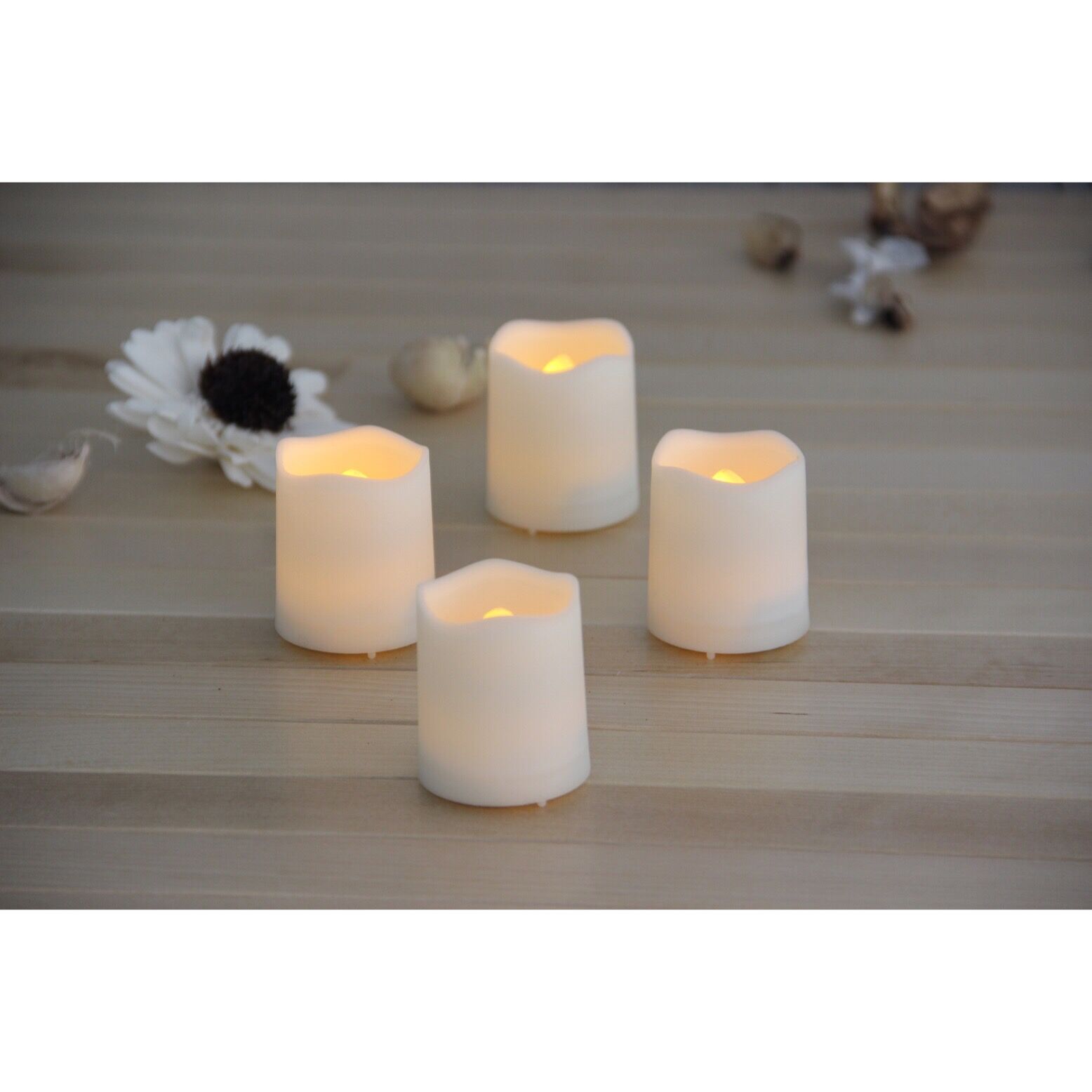 Thumbnail image for71040012 SET 4 OF FLAMELESS TEA LIGHT: 
