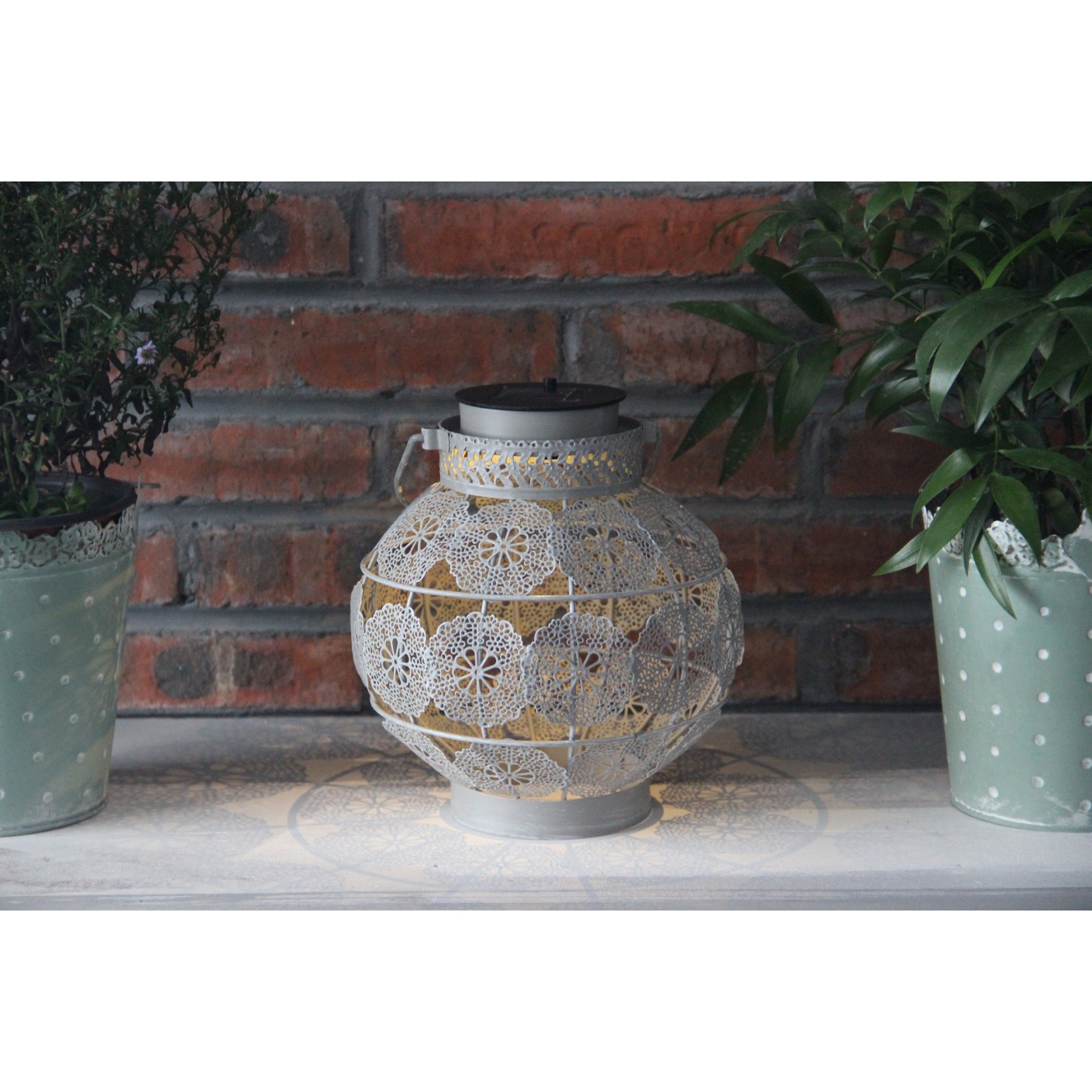 Thumbnail image for910351 GREY ROUND FLOER PATTERN METAL SOLAR LANTERN : 